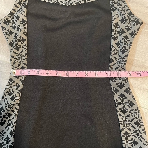 H&M Black And Gray Patterned Form Fitting Dress ~ Size XS - Picture 4 of 7